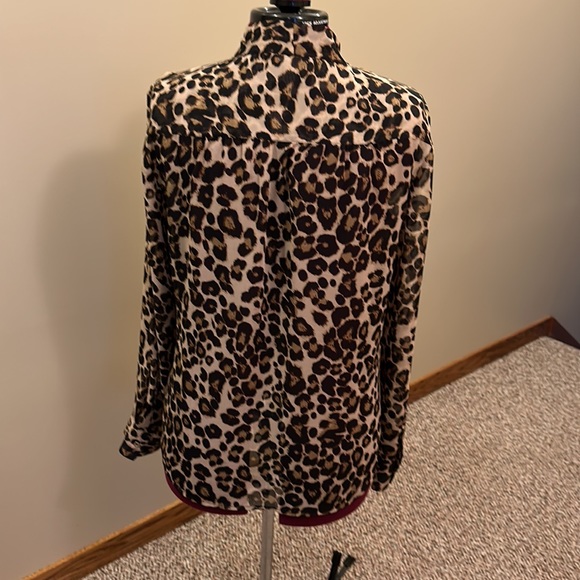 🐆Tommy Hilfiger🐆 Leopard print, tie neck blouse.  Size L - Picture 4 of 11